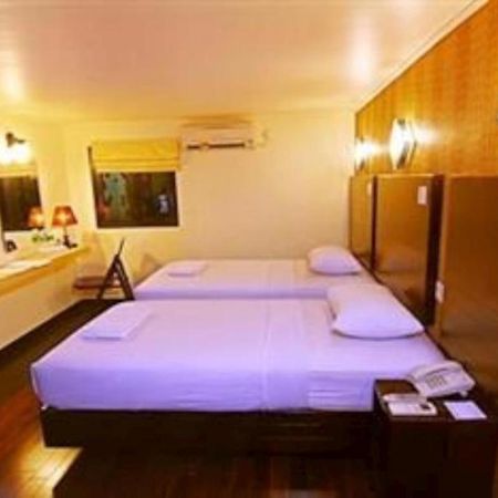 Mervit Hotel Padang  Exteriér fotografie
